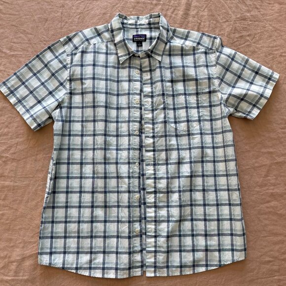 Patagonia Mens Short Sleeve Button Down - Picture 1 of 3